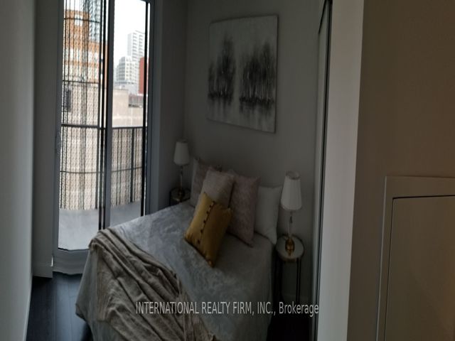 608 - 8 Eglinton Ave E