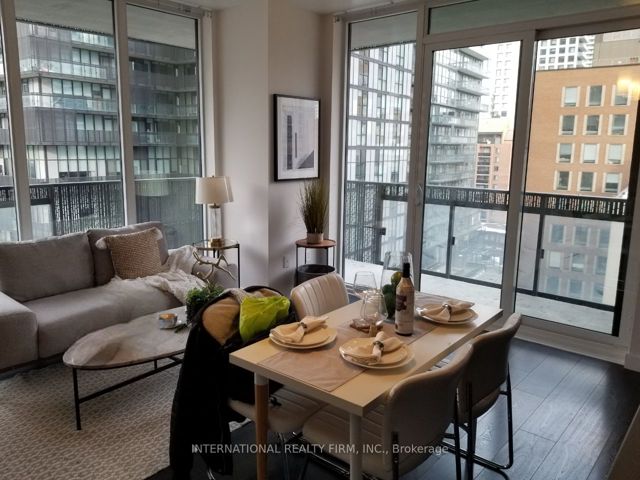 608 - 8 Eglinton Ave E