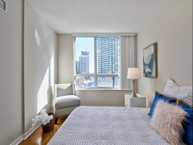 616 - 503 Beecroft Rd