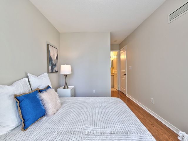 616 - 503 Beecroft Rd