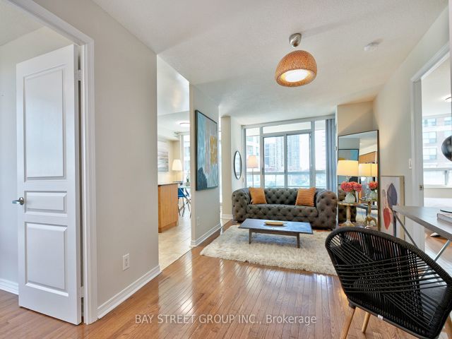 616 - 503 Beecroft Rd