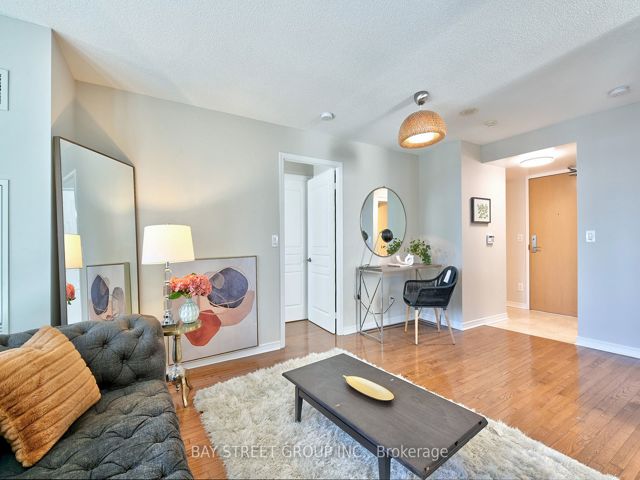 616 - 503 Beecroft Rd