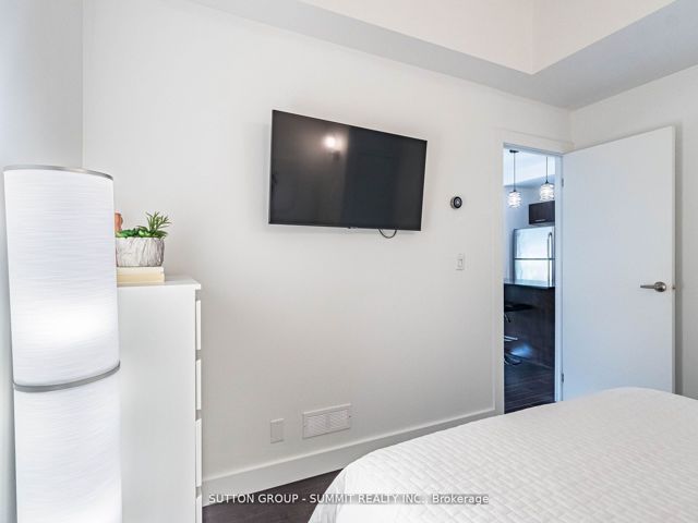 209 - 397 Front St W