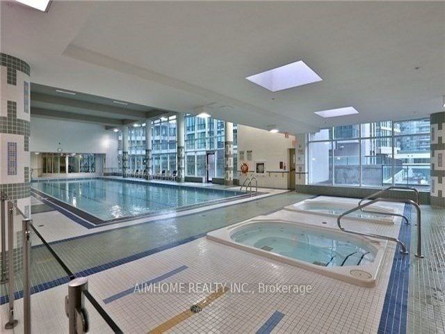 2105 - 12 Yonge St