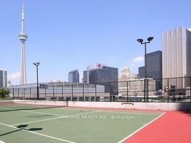 2105 - 12 Yonge St