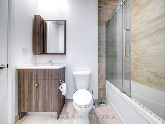 2905 - 75 Canterbury Pl