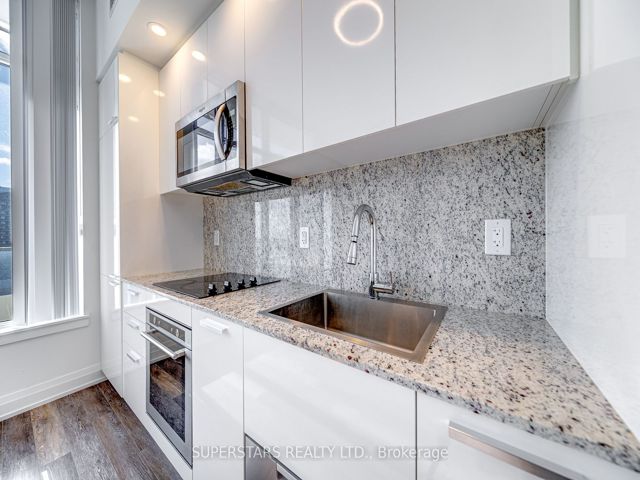 2905 - 75 Canterbury Pl