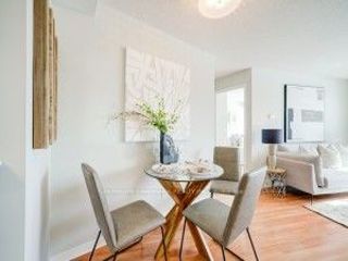 628 - 205 The Donway  W