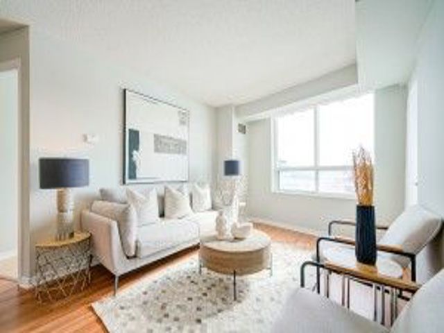 628 - 205 The Donway  W