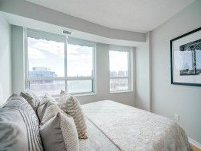 628 - 205 The Donway  W
