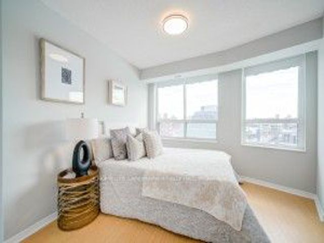 628 - 205 The Donway  W