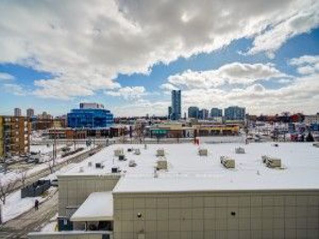 628 - 205 The Donway  W