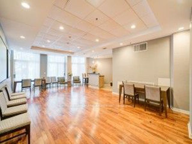 628 - 205 The Donway  W