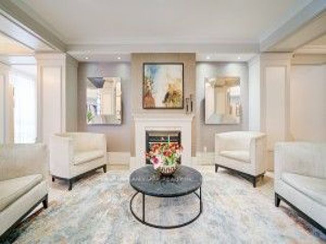 628 - 205 The Donway  W