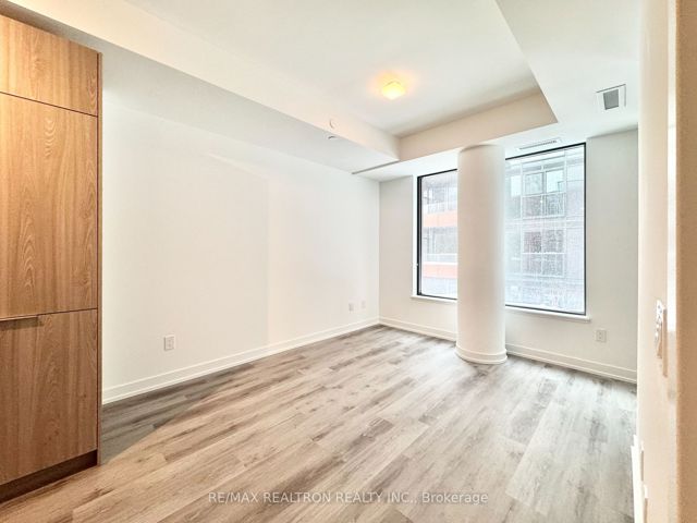 339 - 28 Eastern Ave