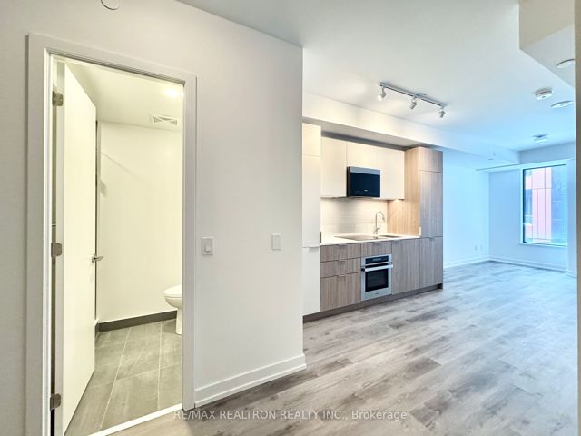 339 - 28 Eastern Ave