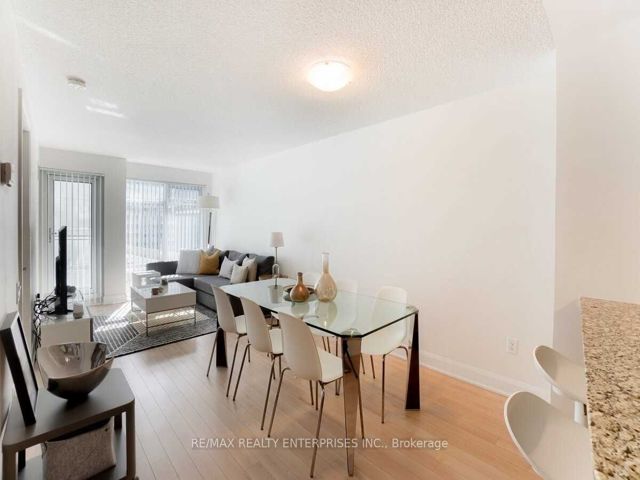 712 - 2191 Yonge St