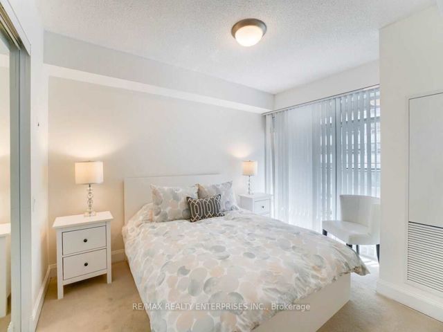 712 - 2191 Yonge St