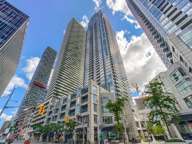 712 - 2191 Yonge St