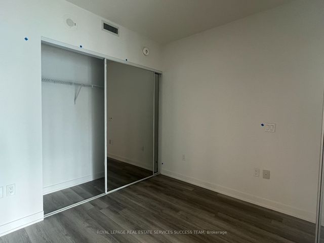 2517 - 230 Simcoe St