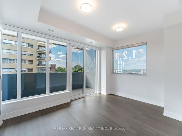 807 - 2525 Bathurst St