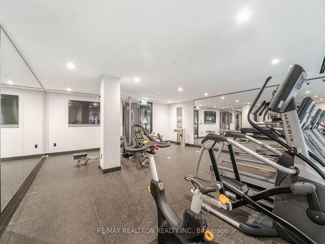 807 - 2525 Bathurst St