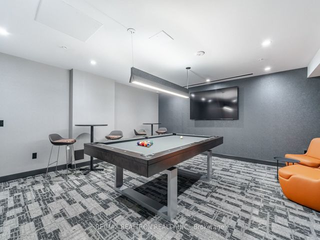 807 - 2525 Bathurst St