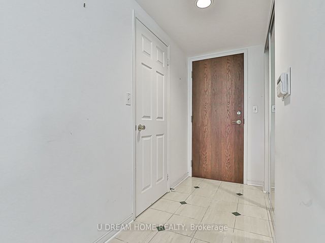 400 - 28 Pemberton Ave