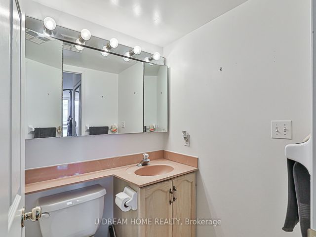 400 - 28 Pemberton Ave