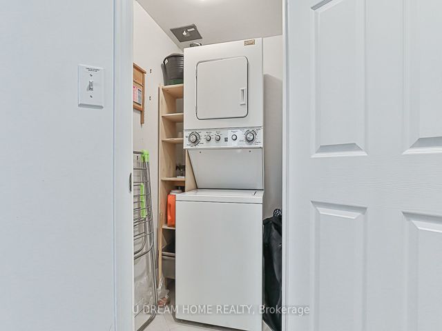 400 - 28 Pemberton Ave