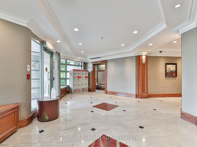 400 - 28 Pemberton Ave