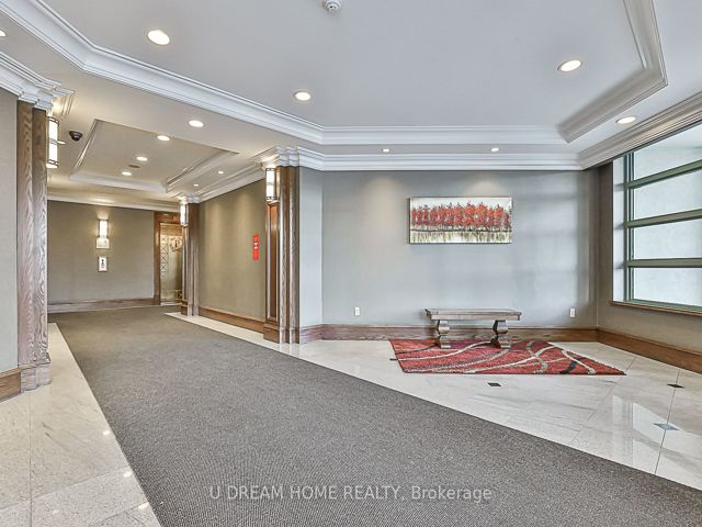400 - 28 Pemberton Ave