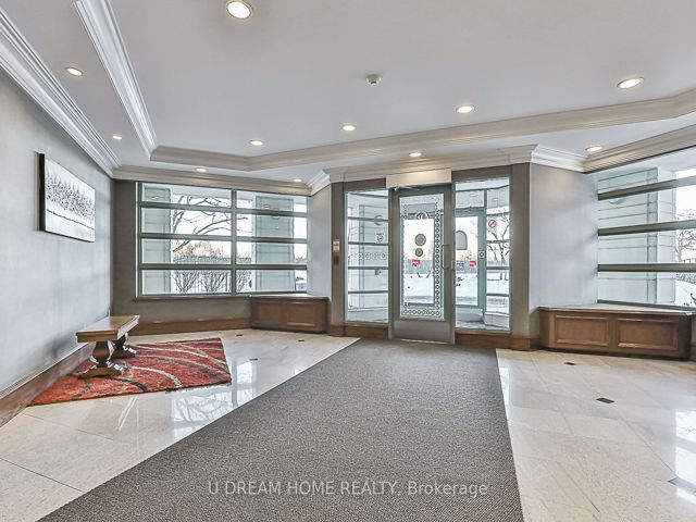 400 - 28 Pemberton Ave