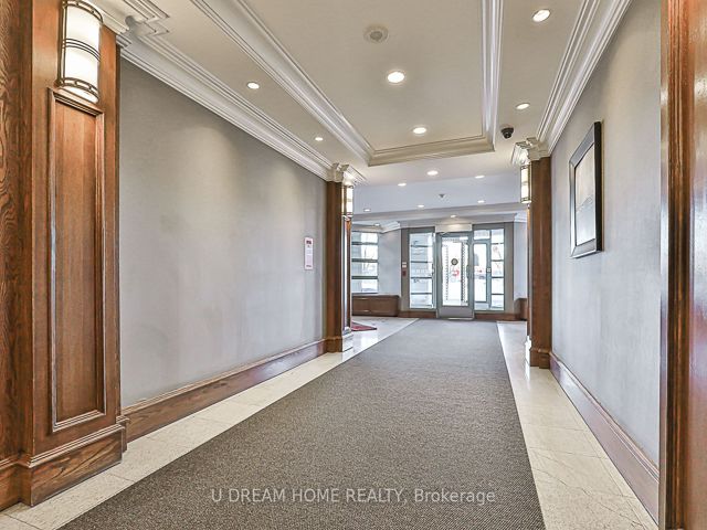 400 - 28 Pemberton Ave