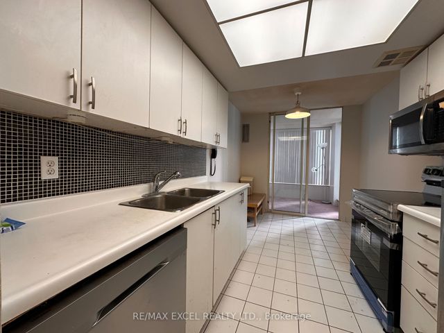 104 - 5785 Yonge St