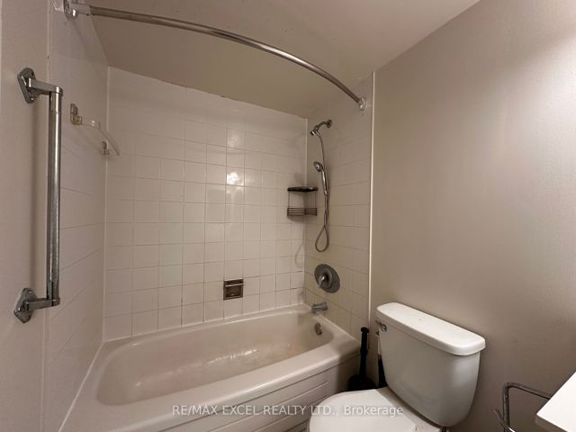 104 - 5785 Yonge St