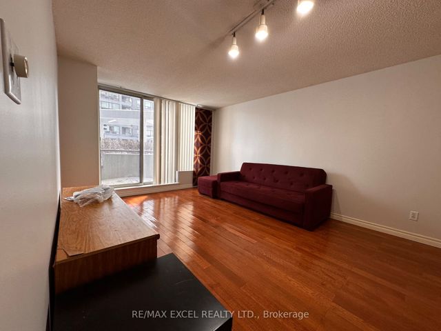 104 - 5785 Yonge St