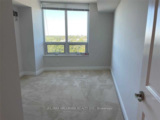 706 - 15 Greenview Ave