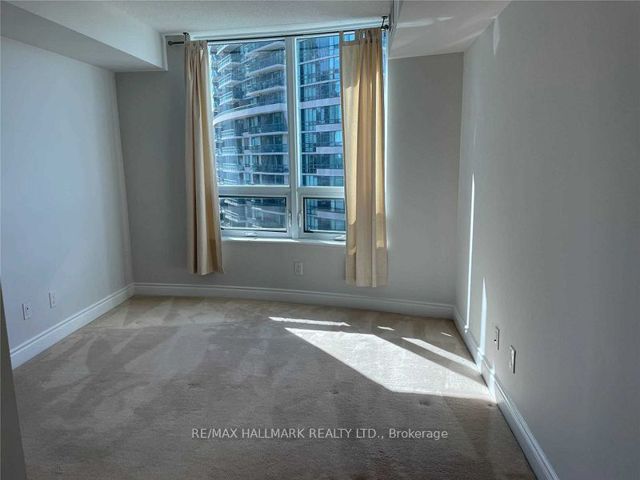706 - 15 Greenview Ave