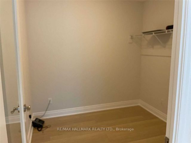 706 - 15 Greenview Ave