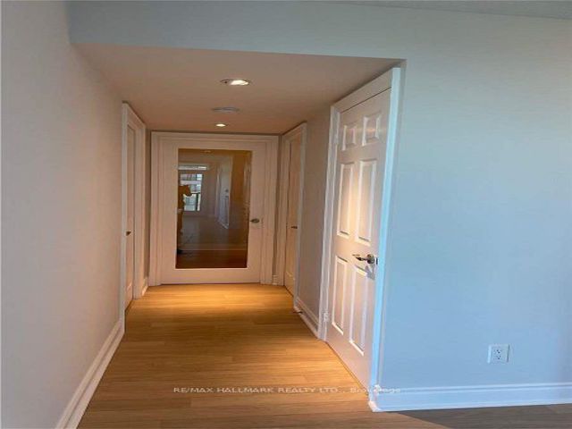 706 - 15 Greenview Ave