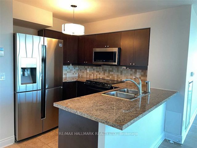 706 - 15 Greenview Ave