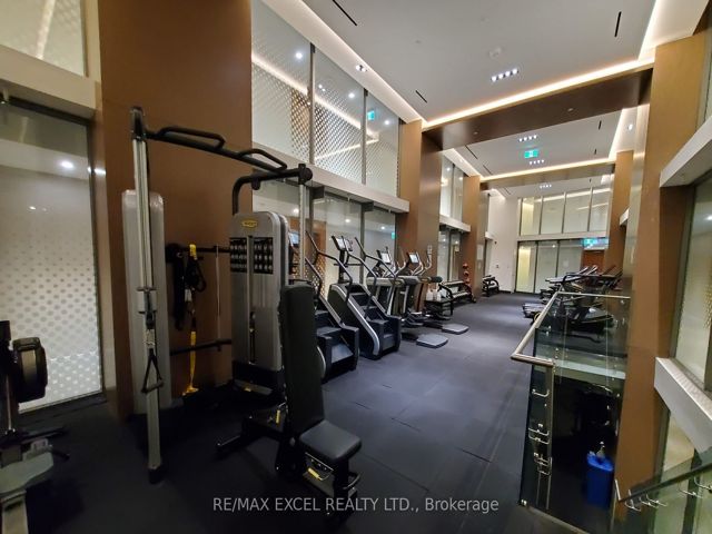 2705 - 15 Queens Quay E
