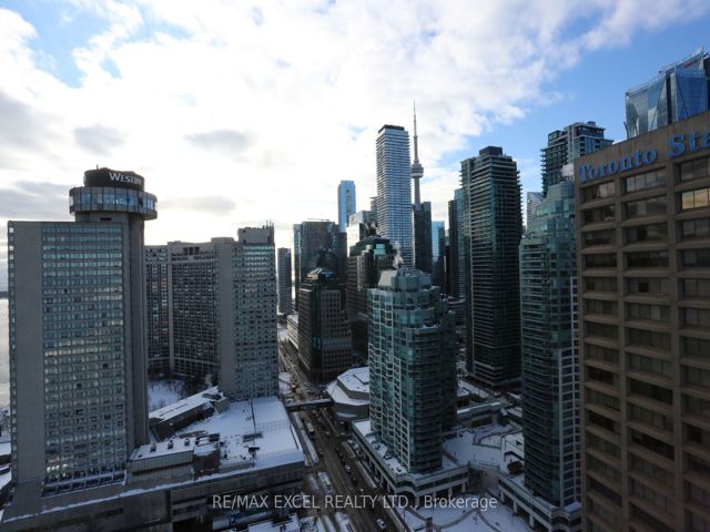 2705 - 15 Queens Quay E