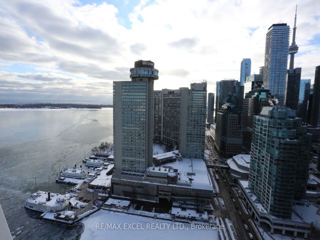 2705 - 15 Queens Quay E