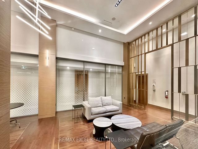 2705 - 15 Queens Quay E