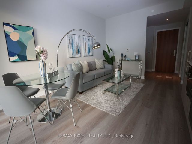 2705 - 15 Queens Quay E