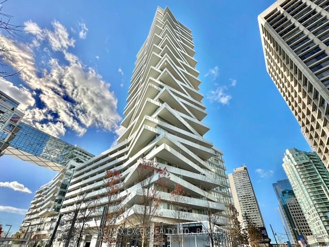 2705 - 15 Queens Quay E