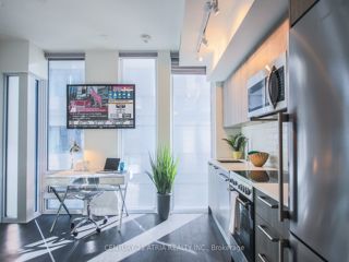 1510 - 28 Wellesley St E