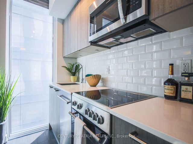 1510 - 28 Wellesley St E
